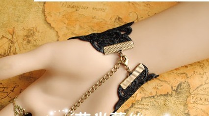 Delicate Black Gothic Lace Lolita Bracelet