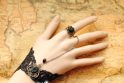 Delicate Black Gothic Lace Lolita Bracelet