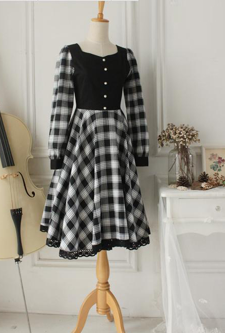 Vintage Black Heart Neck Long Sleeves Lattice Fashion Lolita Dress