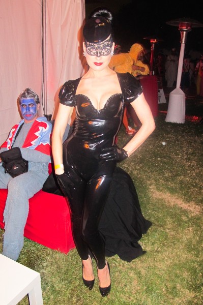 Dita-Von-Teese-2011-Halloween-costume