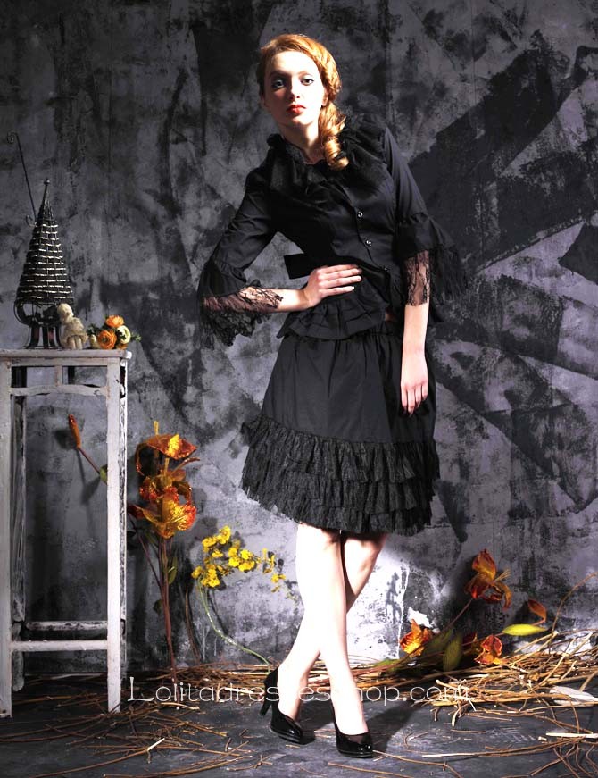 Gothic Black Scoop Half Sleeve Knee-length Lolita Dress With Lace Ruffles