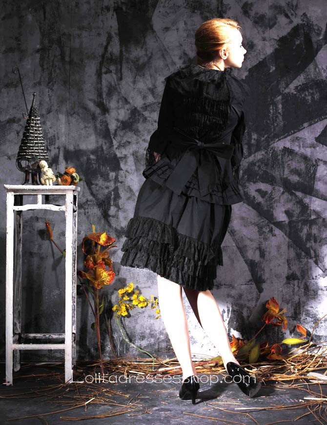 Gothic Black Scoop Half Sleeve Knee-length Lolita Dress With Lace Ruffles