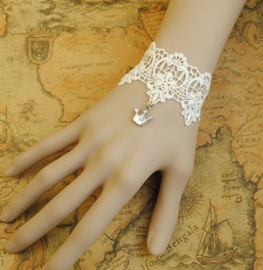 Sweet White Lace Crown Lolita Bracelet