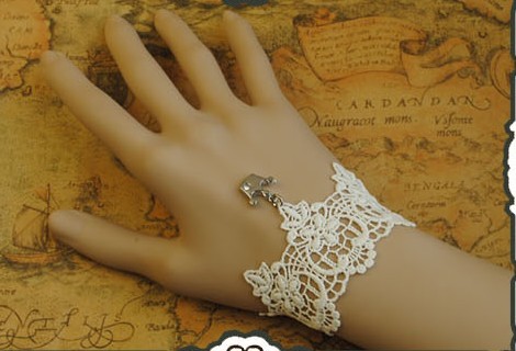 Sweet White Lace Crown Lolita Bracelet