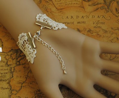 Sweet White Lace Crown Lolita Bracelet