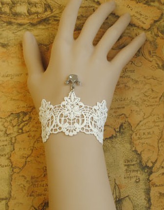 Sweet White Lace Crown Lolita Bracelet