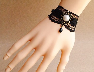 Fabulous Black Lace Retro Lolita Bracelet