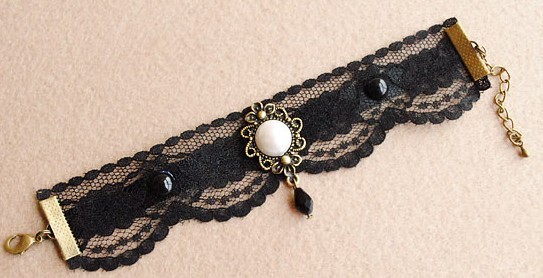 Attractive Black Lace Retro Lolita Bracelet Lolita Bracelet