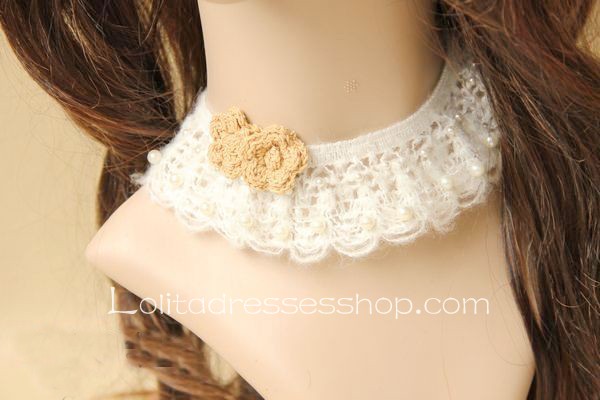 White Hand-beaded Retro Female Necklace