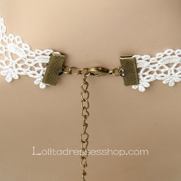 Lolita Small Fresh White Flowers Retro Gemstone Necklace