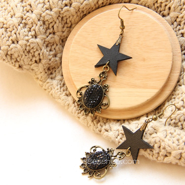 Lolita Lovely Black Creative Fashion Retro Star Earring