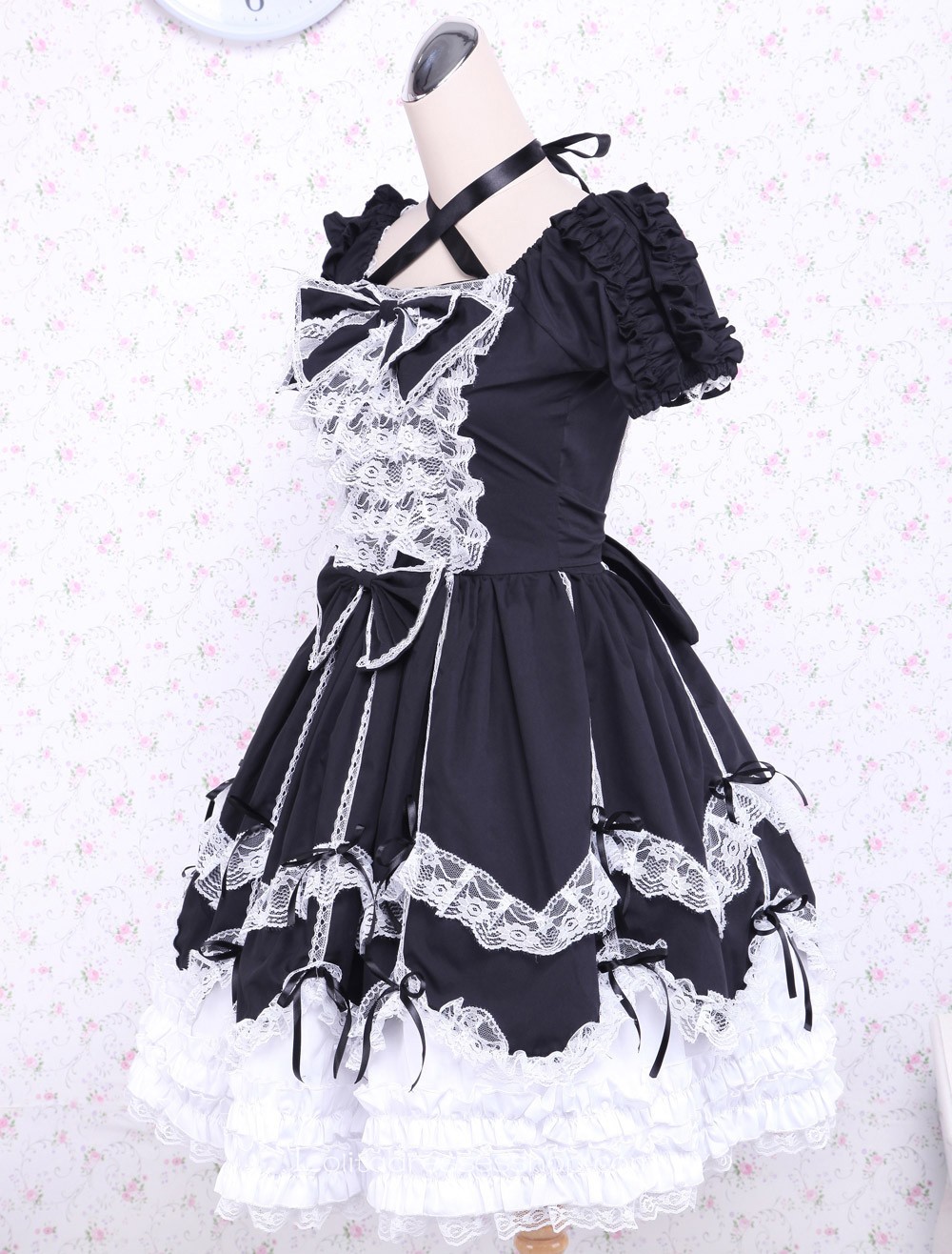 Black and White Cotton Square Neck Gothic Lace Trim Lolita Dress