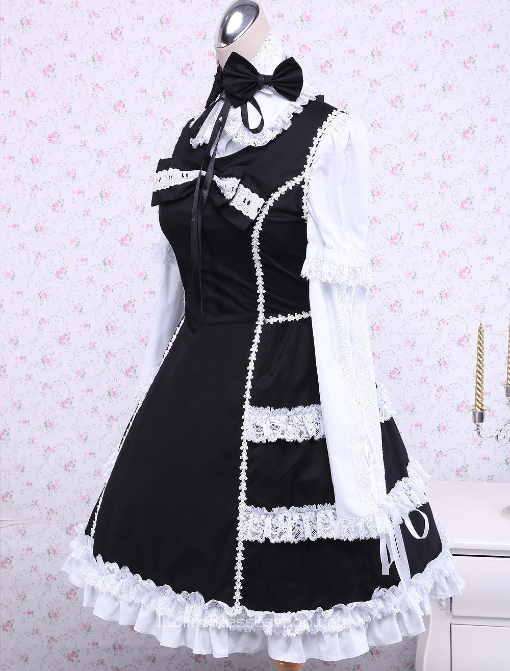 Black and White Cotton Long Sleeves Lace Trim Bow Gothic Lolita Dress