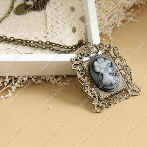 Retro Beauty Multi-Head Mask Skull Spider Lolita Sweater Chain