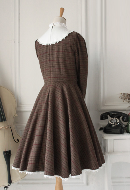 Vintage Lattice Wool Doll Collar Long Sleeves Fashion Lolita Dress