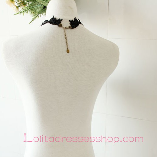 Lolita Hollow Lace Retro Fashion Wild Swan Sweater Chain