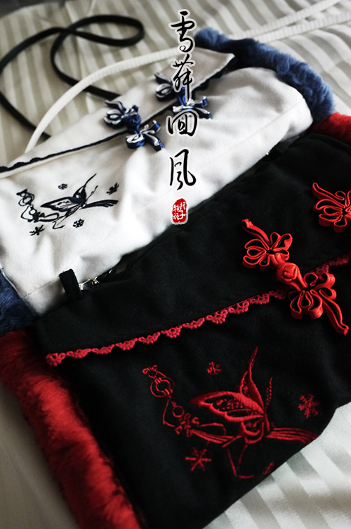 Elegant Embroidery Qi Chess Story Lolita Gloves