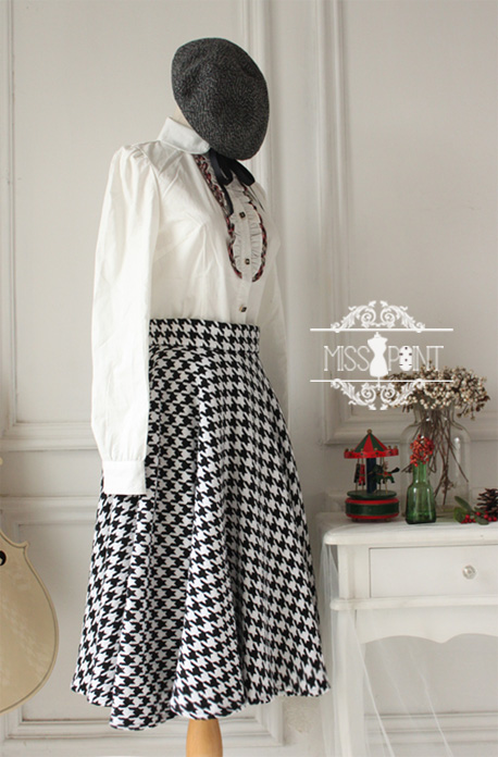 Monets Garden Vintage Houndstooth Miss Point Loilta Cape and Skirt Set