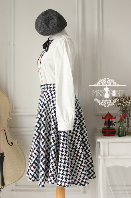 Monets Garden Vintage Houndstooth Miss Point Loilta Cape and Skirt Set