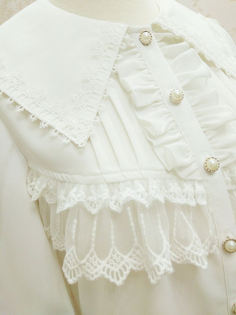 Gorgeous Lace Doll Collar Three Quarter Sleeve Lolita Blouse