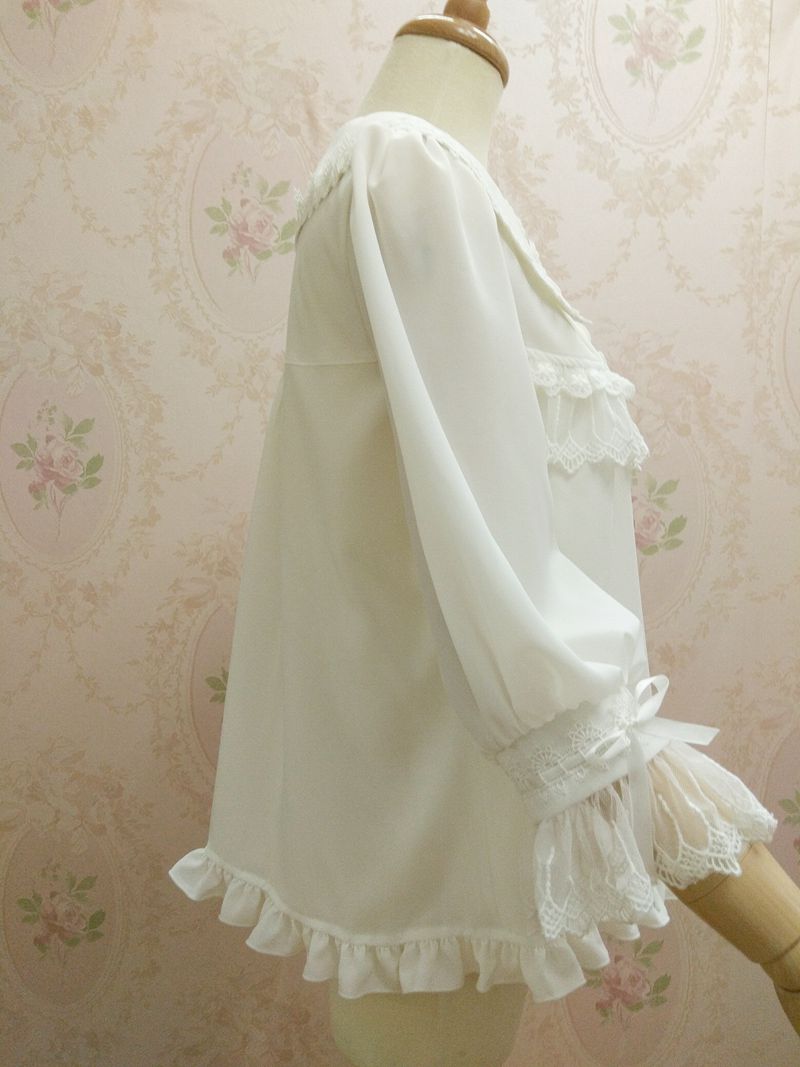 Gorgeous Lace Doll Collar Three Quarter Sleeve Lolita Blouse