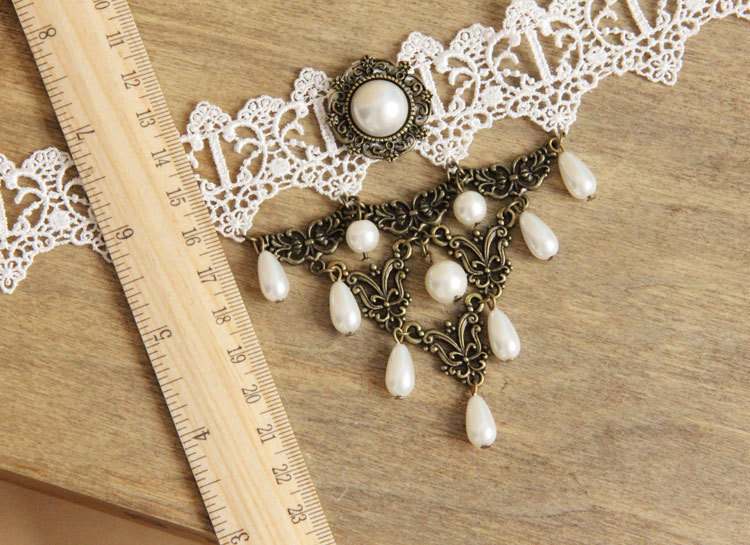 White Pearl Lace Clavicle Lolita Necklace