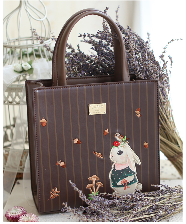 Lovely retro embroidered rabbit handbag