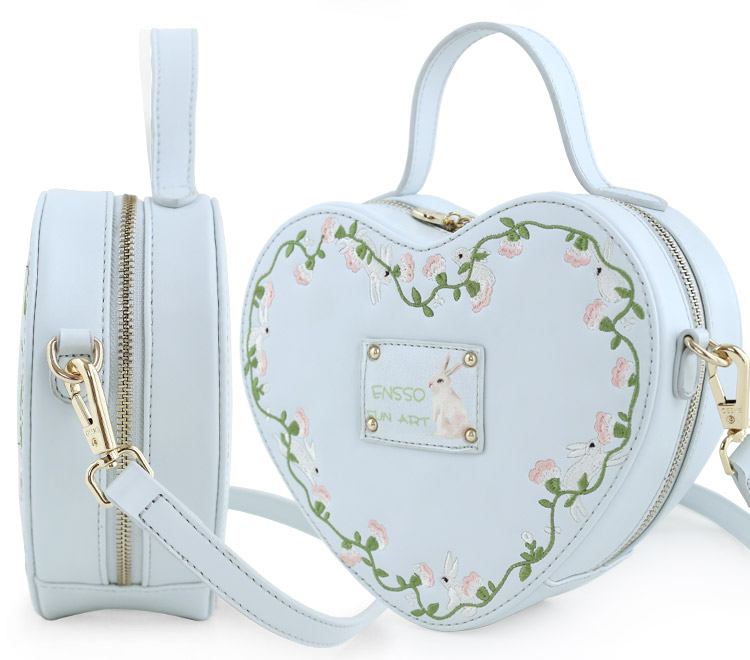 Cute retro heart-shaped handbag